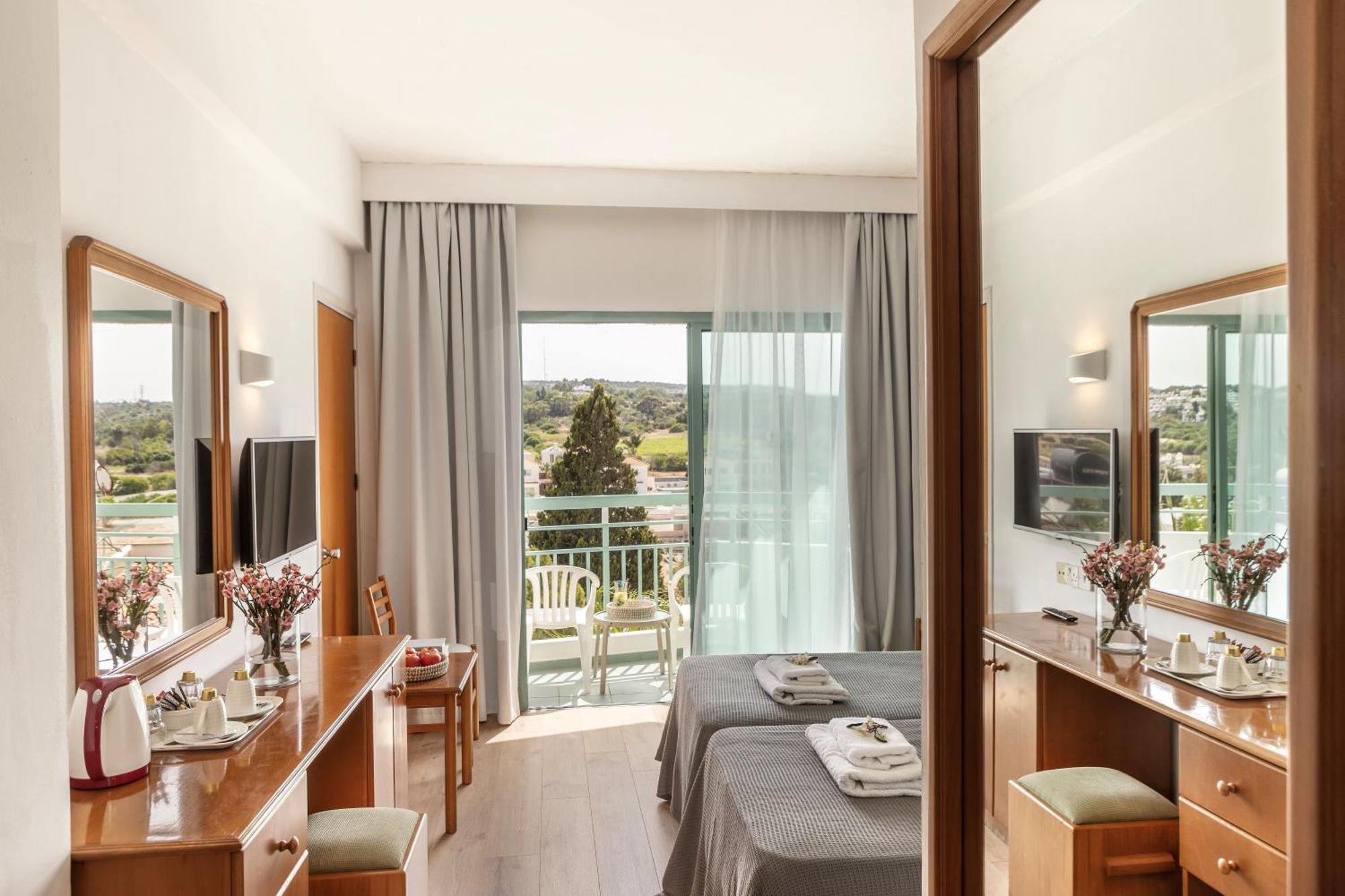 פרוטאראס Antigoni Hotel מראה חיצוני תמונה